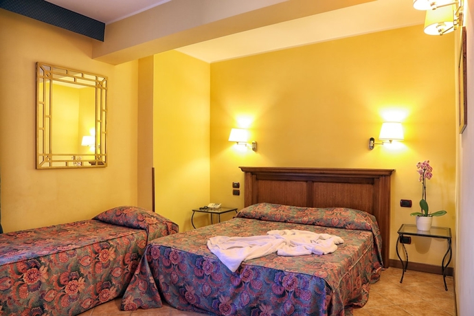 Imagen de la habitación del Hotel San Giorgio, Campobasso. Foto 16