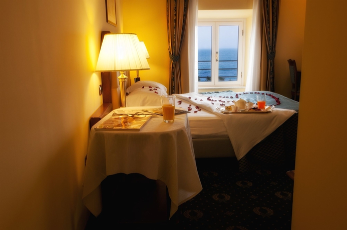 Imagen de la habitación del Hotel San Giorgio, Civitavecchia. Foto 9