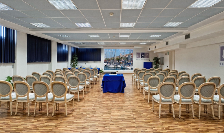 Imagen de los interiores del Hotel San Giorgio, Civitavecchia. Foto 16