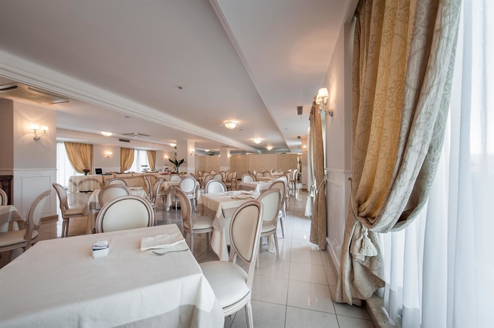 Imagen del bar/restaurante del Hotel San Giorgio, Crotona. Foto 3