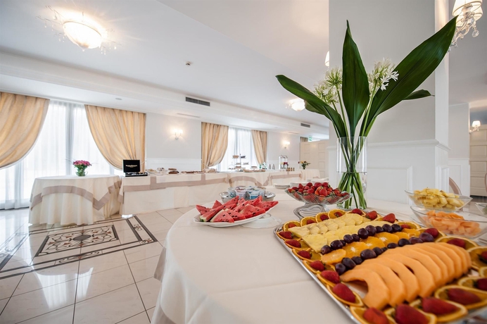 Imagen del bar/restaurante del Hotel San Giorgio, Crotona. Foto 5