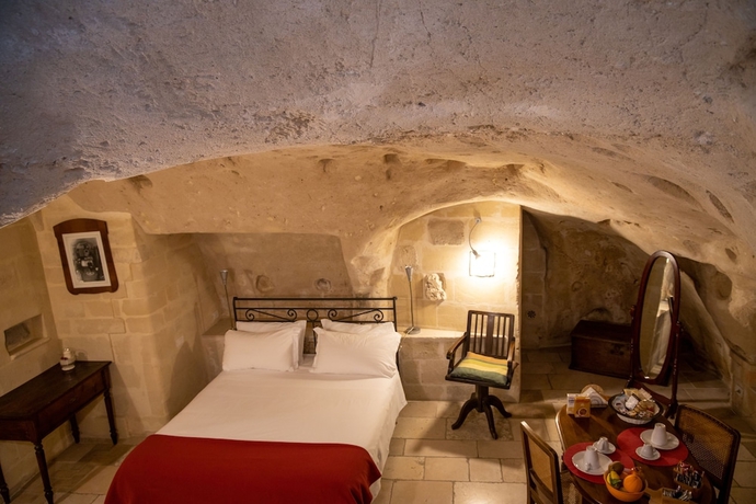 Imagen de la habitación del Hotel San Giorgio Matera. Foto 18