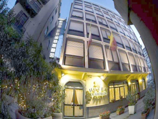 Imagen general del Hotel San Giorgio, Nápoles. Foto 4