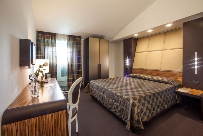 Imagen de la habitación del Hotel San Giorgio Palace. Foto 7