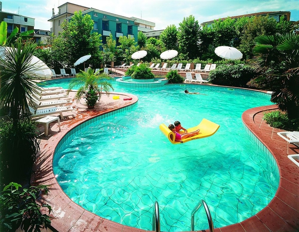 Imagen de la piscina del Hotel San Giorgio Savoia. Foto 10