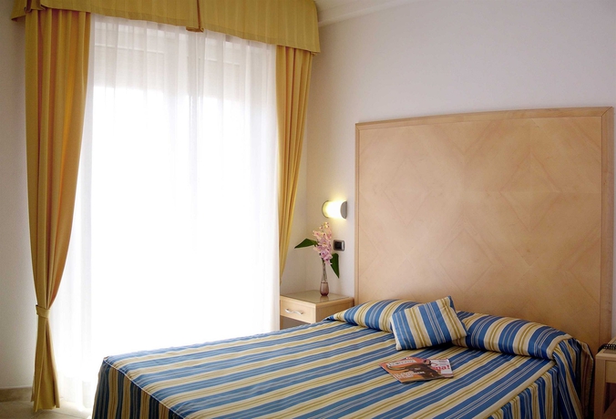 Imagen de la habitación del Hotel San Giorgio Savoia. Foto 5
