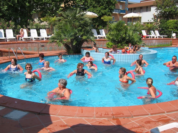 Imagen de la piscina del Hotel San Giorgio Savoia. Foto 11