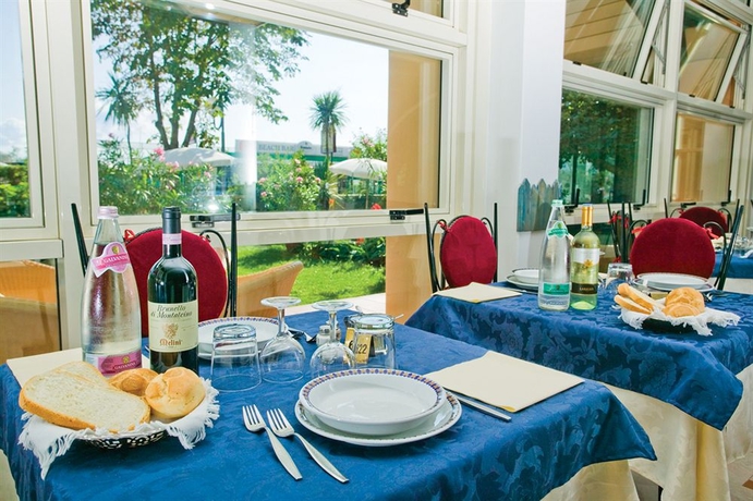 Imagen del bar/restaurante del Hotel San Giorgio Savoia. Foto 4