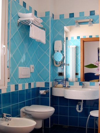 Imagen de la habitación del Hotel San Giorgio Savoia. Foto 6