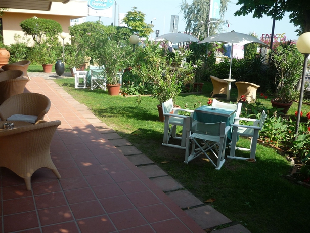 Imagen de los exteriores del Hotel San Giorgio Savoia. Foto 9