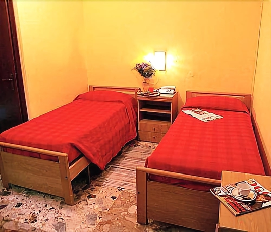 Imagen de la habitación del Hotel San Giovanni, Milán. Foto 12