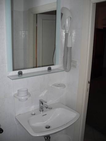Imagen de la habitación del Hotel San Giuan. Foto 16