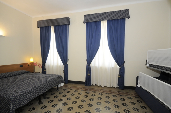 Imagen de la habitación del Hotel San Giuseppe, FINALE LIGURE. Foto 5