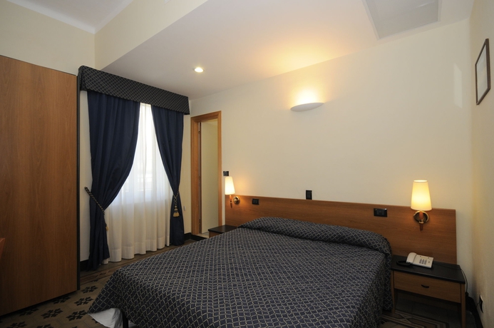 Imagen de la habitación del Hotel San Giuseppe, FINALE LIGURE. Foto 8