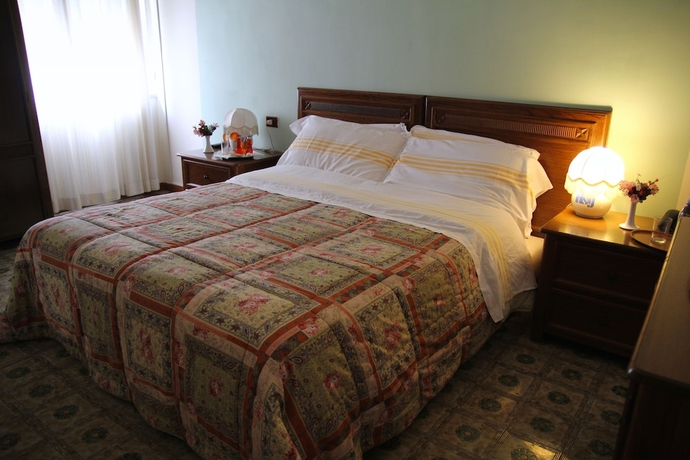 Imagen de la habitación del Hotel San Giuseppe, Pozzuoli. Foto 5