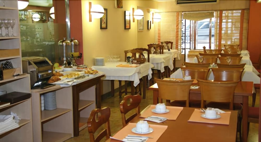 Imagen del bar/restaurante del Hotel San Glorio, Santander. Foto 5