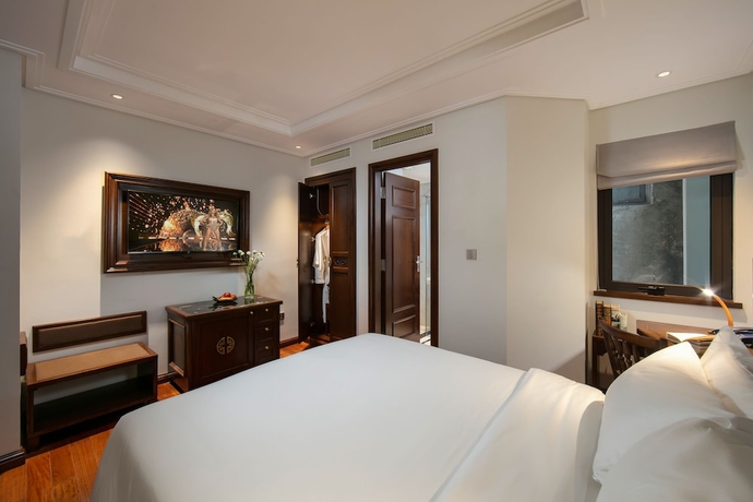 Imagen de la habitación del Hotel San Grand. Foto 7