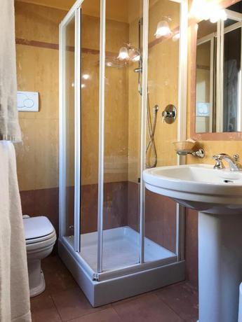 Imagen de la habitación del Hotel San Guido. Foto 8