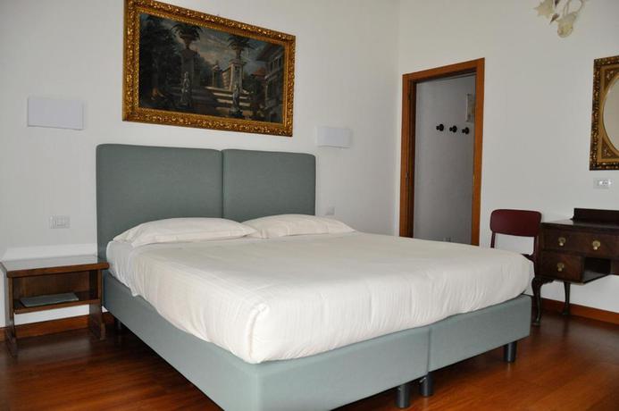 Imagen de la habitación del Hotel San Guido. Foto 9