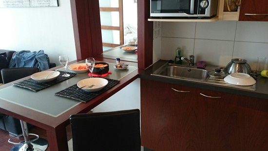 Imagen de la habitación del Hotel San Ignacio Suite Apartments. Foto 3