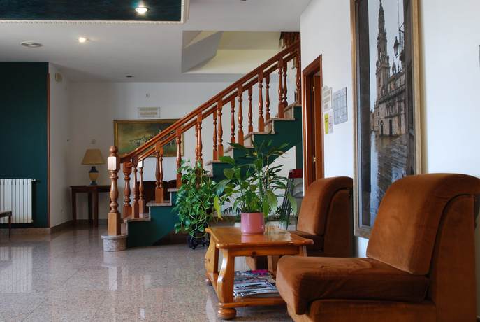 Imagen de los interiores del Hotel San Jacobo. Foto 6