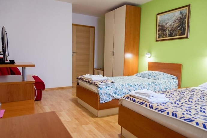 Imagen de la habitación del Hotel San Jahorina. Foto 12