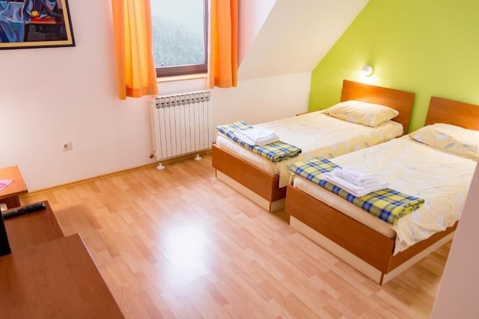 Imagen de la habitación del Hotel San Jahorina. Foto 14