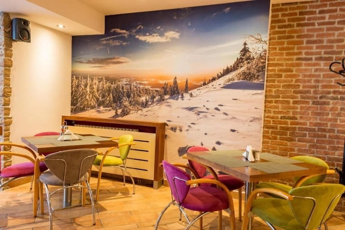 Imagen del bar/restaurante del Hotel San Jahorina. Foto 1