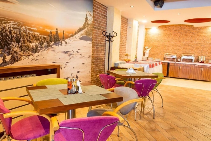 Imagen del bar/restaurante del Hotel San Jahorina. Foto 5