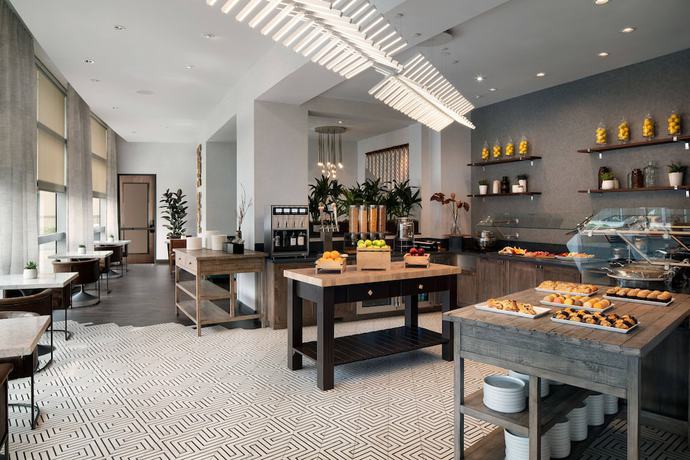 Imagen del bar/restaurante del Hotel San Jose Marriott. Foto 2