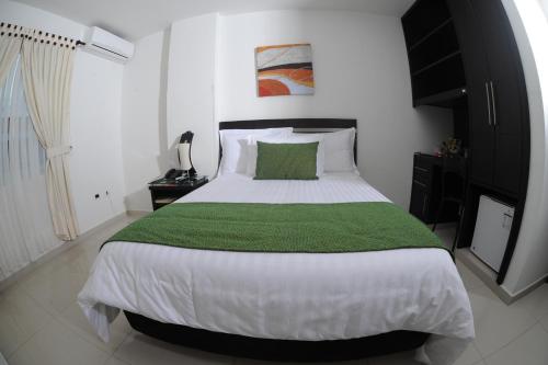 Imagen de la habitación del Hotel San Jose Plaza. Foto 7