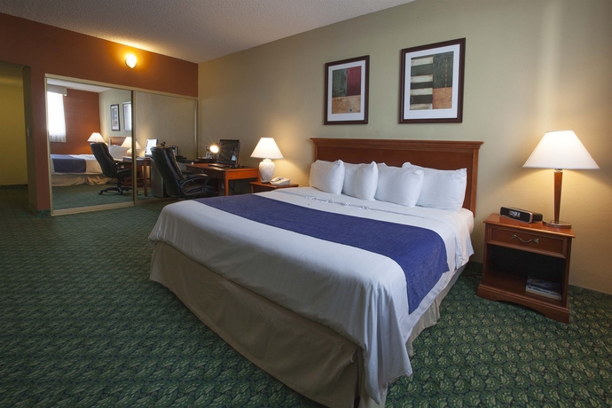 Imagen de la habitación del Hotel San Juan Airport. Foto 8