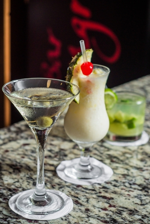 Imagen del bar/restaurante del Hotel San Juan Executive. Foto 4