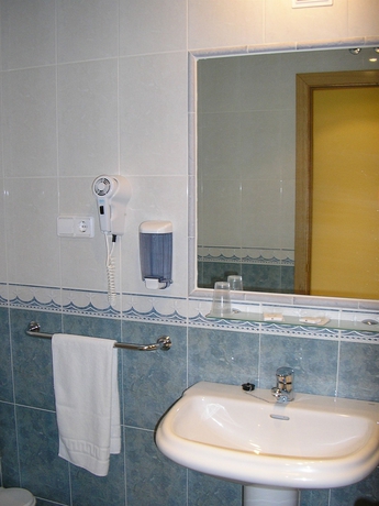 Imagen de la habitación del Hotel San Juan, REVILLA DE CAMARGO. Foto 7