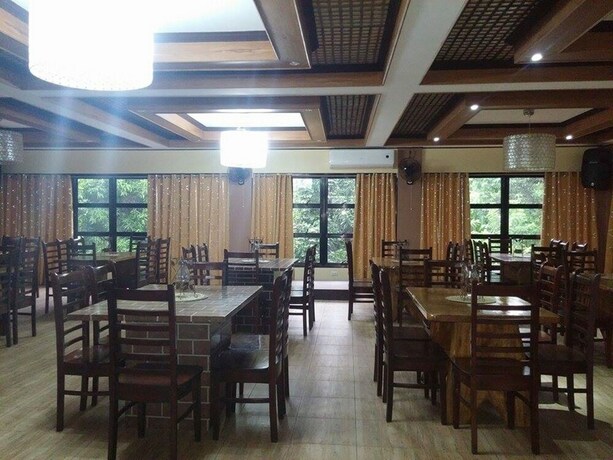 Imagen del bar/restaurante del Hotel San Juan Suites. Foto 17