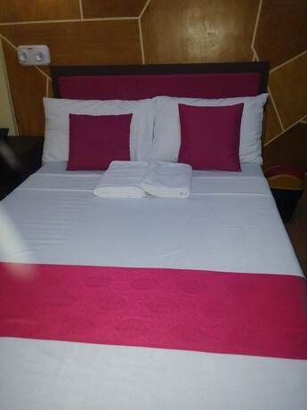 Imagen de la habitación del Hotel San Juan Suites. Foto 21