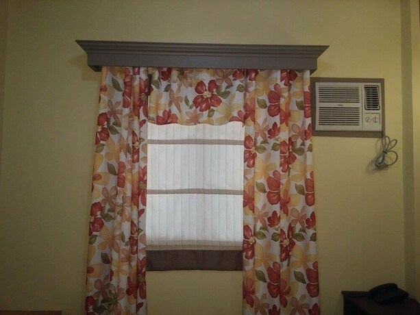 Imagen de la habitación del Hotel San Juan Suites. Foto 24