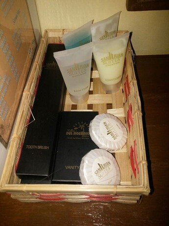 Imagen de la habitación del Hotel San Juan Suites. Foto 30