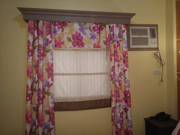 Imagen de la habitación del Hotel San Juan Suites. Foto 31