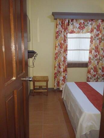 Imagen general del Hotel San Juan Suites, San Juan (Batangas). Foto 12