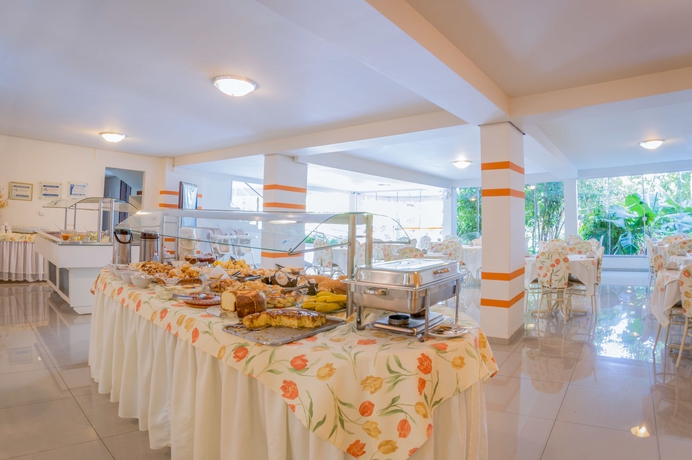 Imagen del bar/restaurante del Hotel San Juan Tour. Foto 3