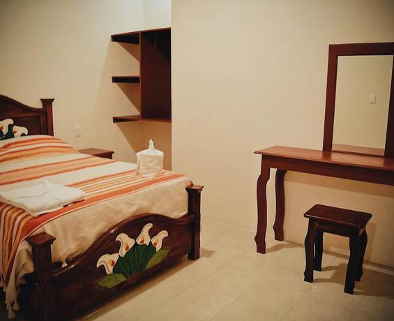 Imagen de la habitación del Hotel San Judas. Foto 12