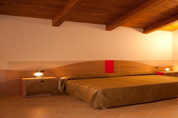 Imagen de la habitación del Hotel San Leucio Resort. Foto 6