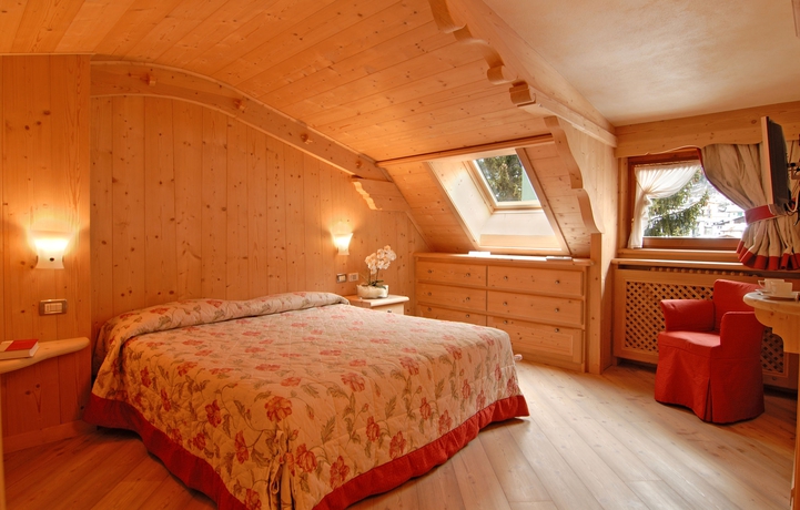 Imagen de la habitación del Hotel San Lorenzo, Bormio. Foto 10