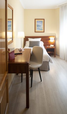 Imagen de la habitación del Hotel San Lorenzo, Santiago de Compostela. Foto 2