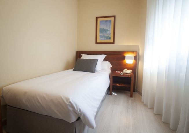 Imagen de la habitación del Hotel San Lorenzo, Santiago de Compostela. Foto 3