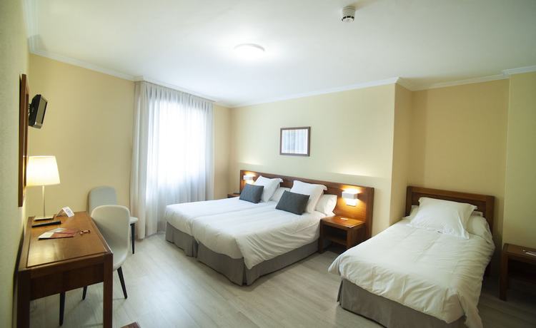 Imagen de la habitación del Hotel San Lorenzo, Santiago de Compostela. Foto 7