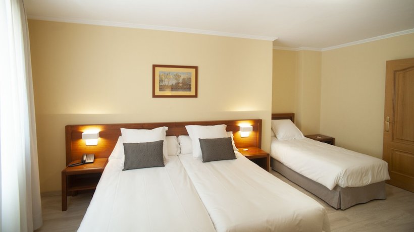 Imagen de la habitación del Hotel San Lorenzo, Santiago de Compostela. Foto 8