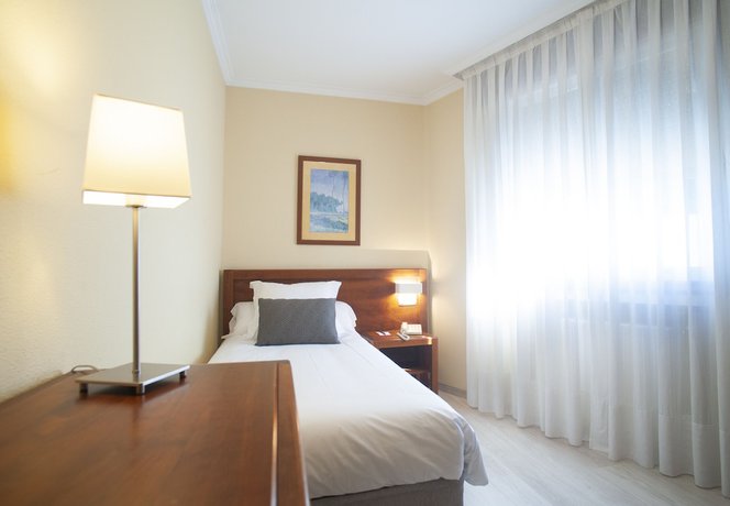 Imagen de la habitación del Hotel San Lorenzo, Santiago de Compostela. Foto 10