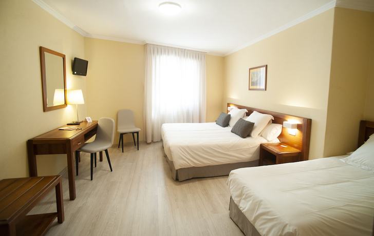 Imagen de la habitación del Hotel San Lorenzo, Santiago de Compostela. Foto 11